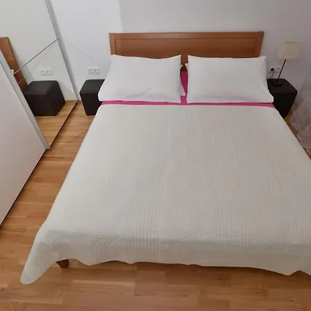 Apartment Sunny Holidays - 2 Bedrooms *