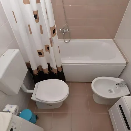 Sunny Holidays - 2 Bedrooms * Makarska