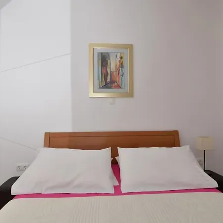 Apartment Sunny Holidays - 2 Bedrooms Makarska