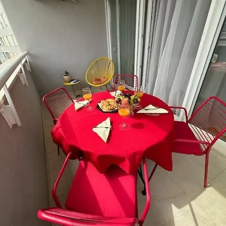 Apartment Sunny Holidays - 2 Bedrooms *