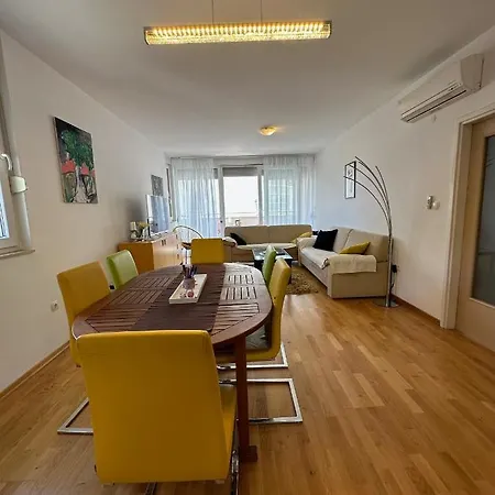 Apartment Sunny Holidays - 2 Bedrooms